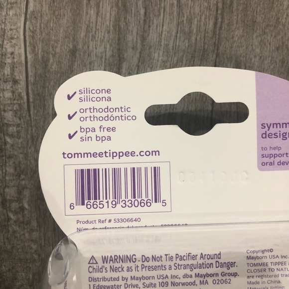 Tommee Tippee BPS Free/glow in the dark set of 2 pacifiers. Brand New in case. - Picture 3 of 3